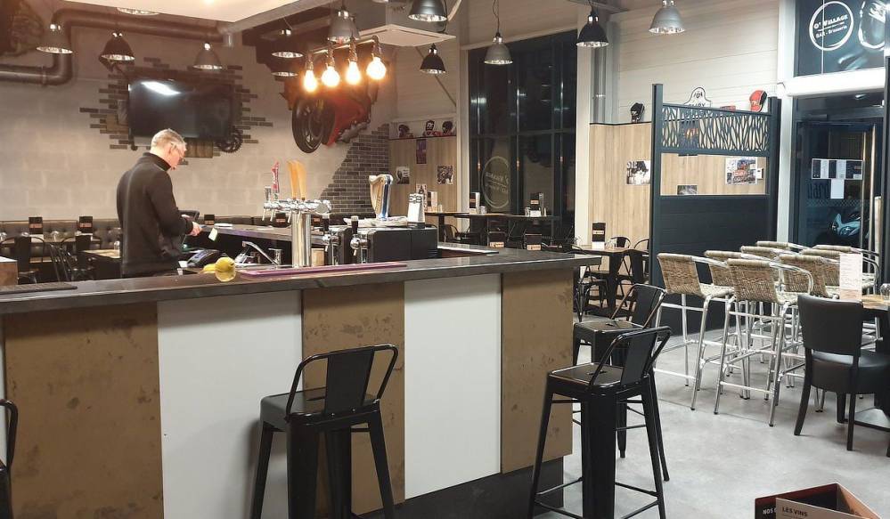 bar